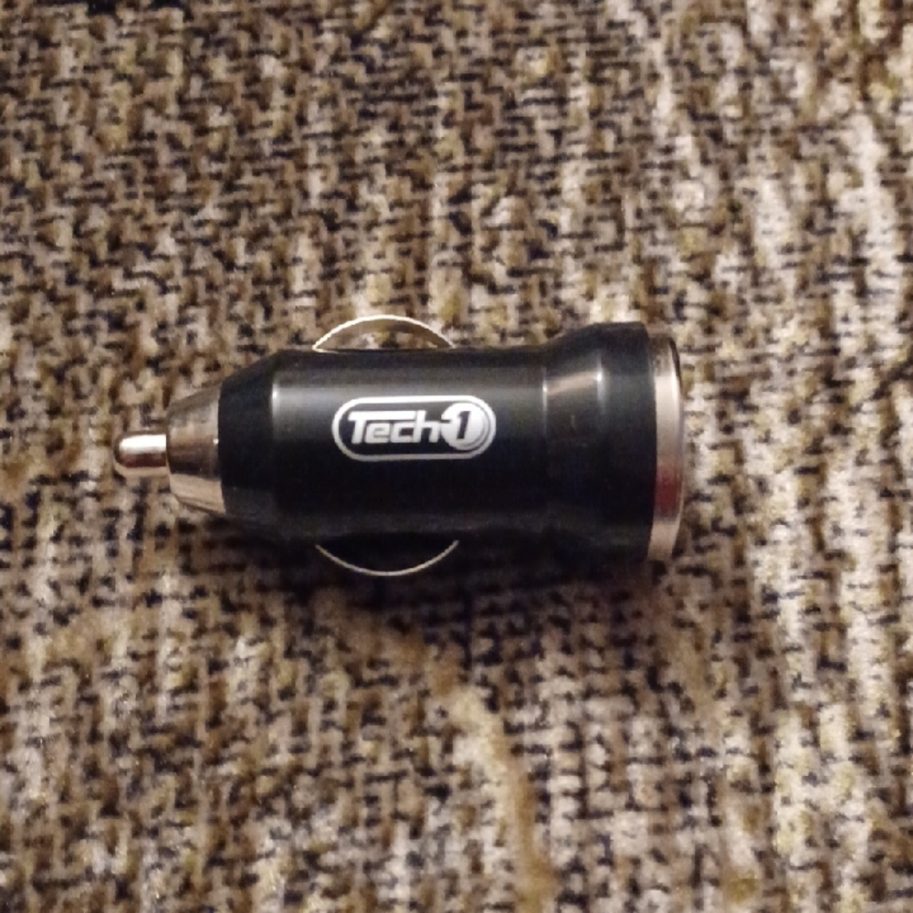 4/$30 New Tech1 Black Car Charger USB Adaptor